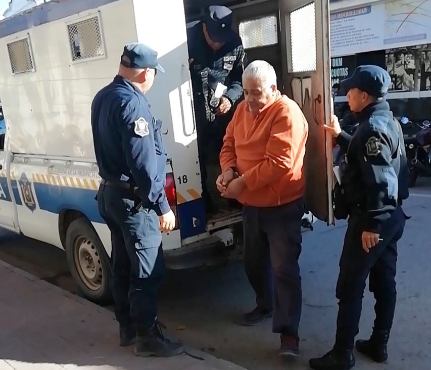 LOS AMORES DE LOBO DEL PASTOR Fuera de la Ley